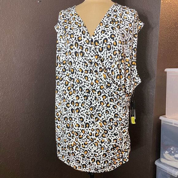 Tahari ASL Fitted sleeveless jersey knit wrap top in cognac cheetah print - Picture 2 of 9